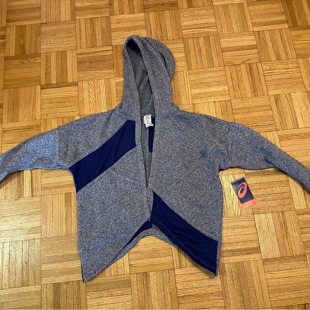 Asics Women’s asymmetric cardigan Large NWT